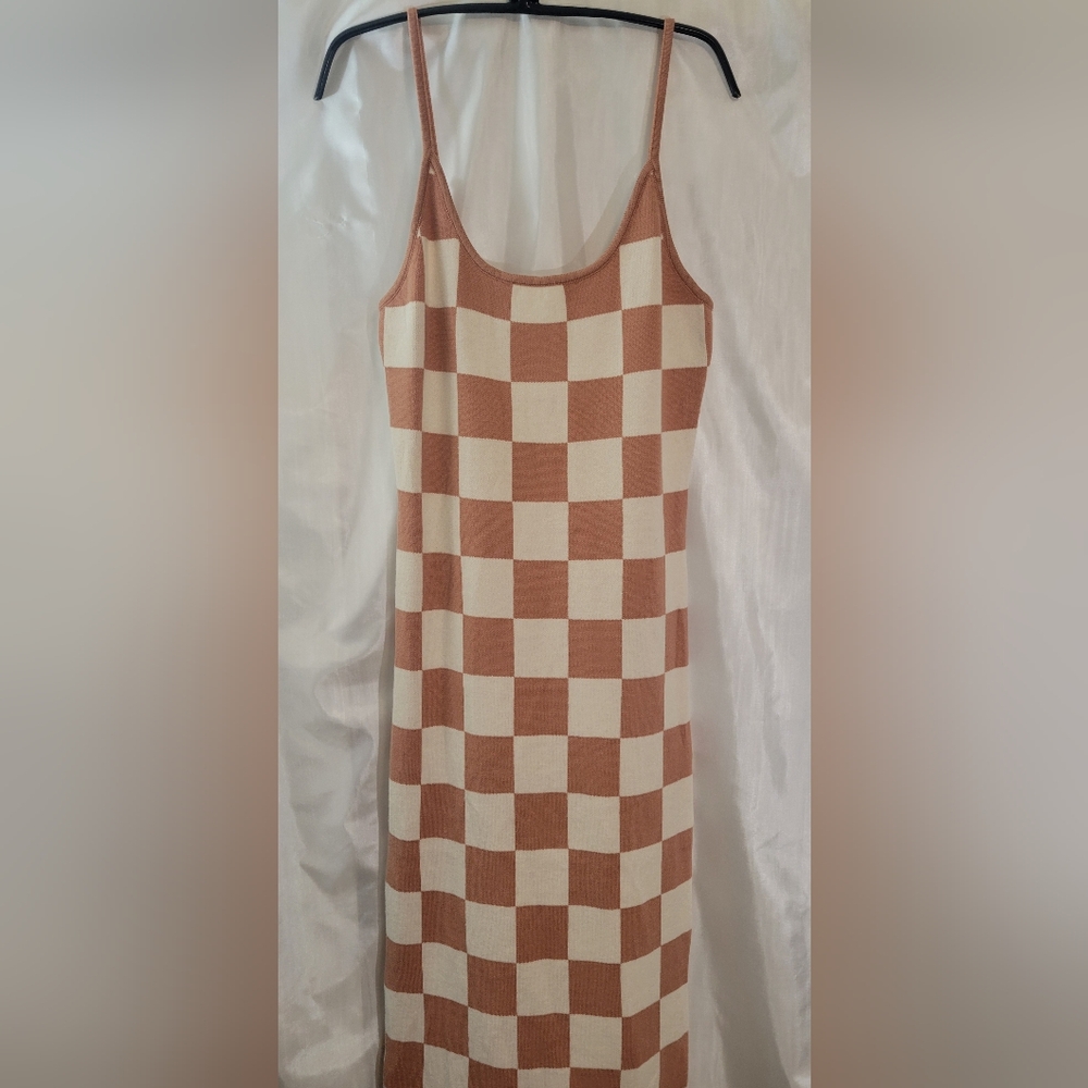 Checkered knit midi dress, cammel/off white